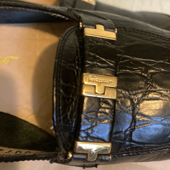 Salvatore Ferragamo 7.5 AAAA Black  Croc Embossed Leather Flats Gold Hardware - Picture 5 of 11